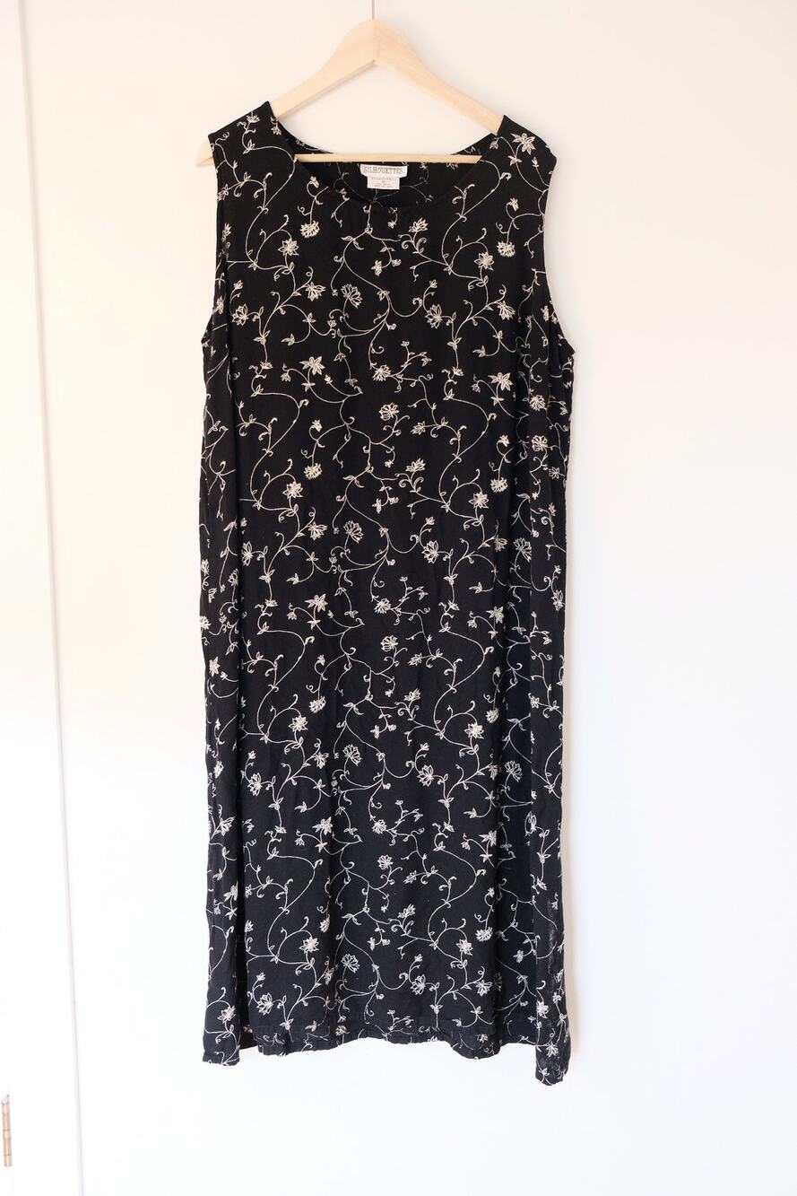 Vintage 90s Black Floral Rayon Midi Dress 1X Sleeveless Cottagecore Whimsygoth